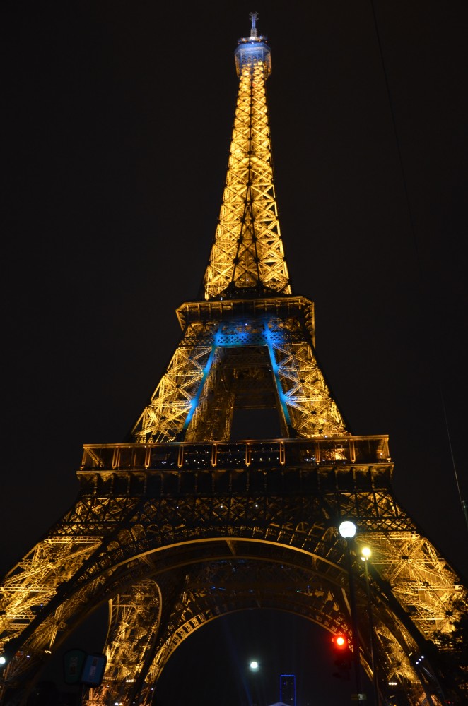 Tour Eiffel , 